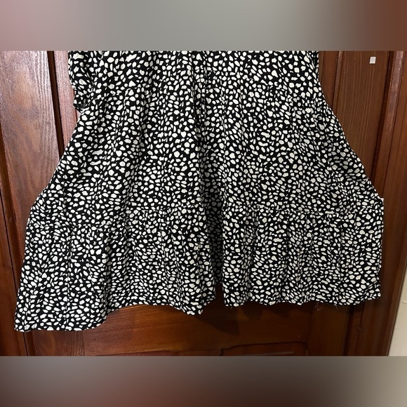 XL - Grecerelle Tiered Dress - Picture 4 of 7